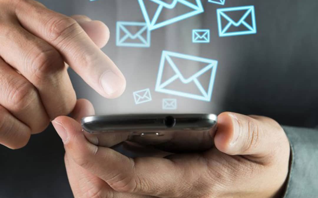 Presença Online - 4 Vendedores Para Sua Empresa Vender Mais - E-Mail Marketing